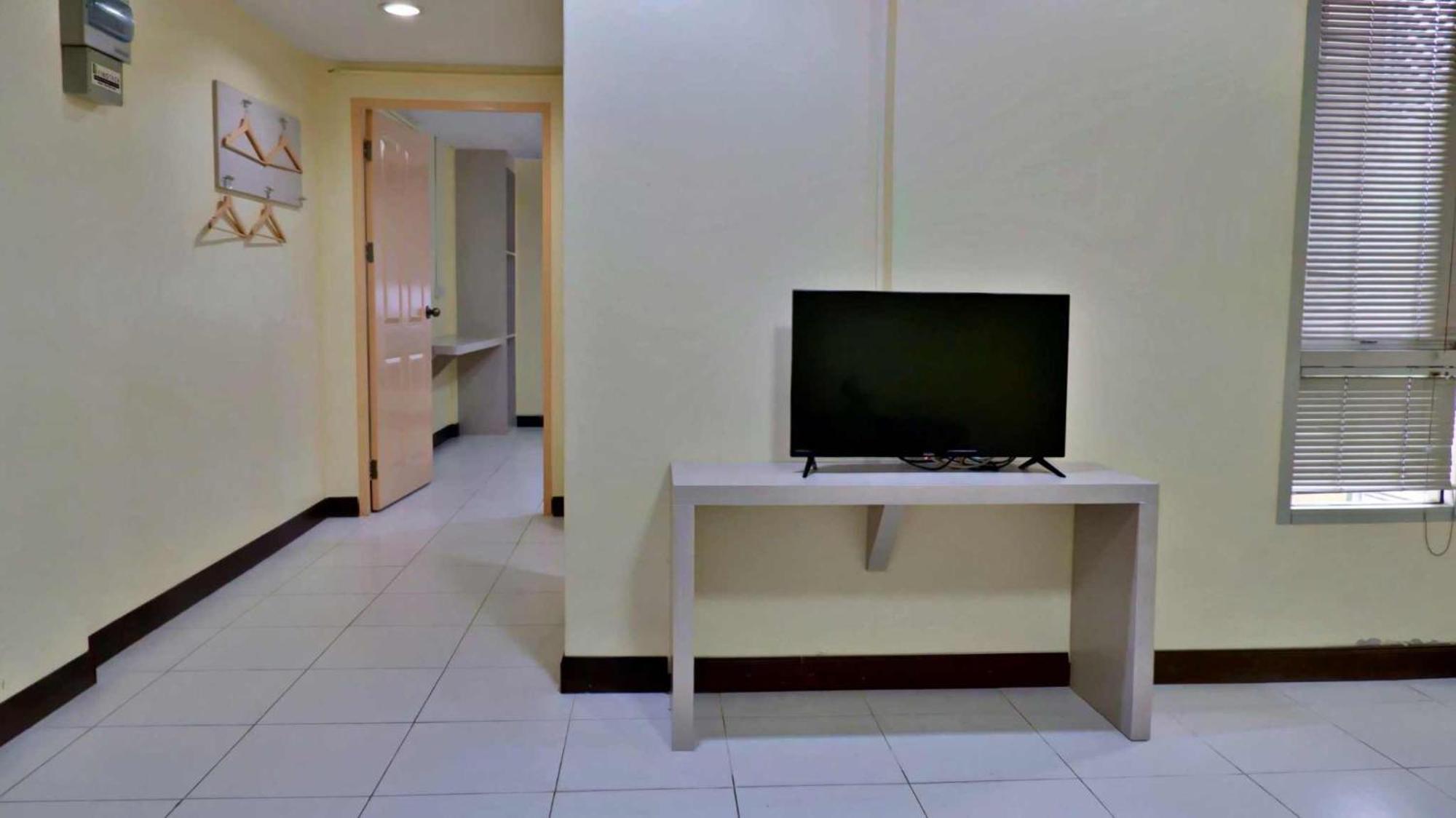 Aryan Suites Hotel Bangkok Bagian luar foto