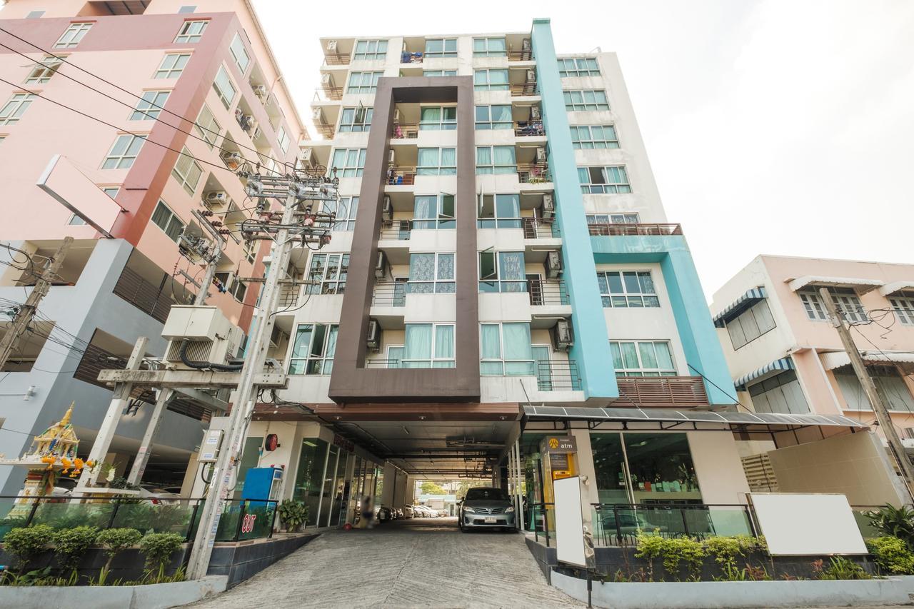 Aryan Suites Hotel Bangkok Bagian luar foto