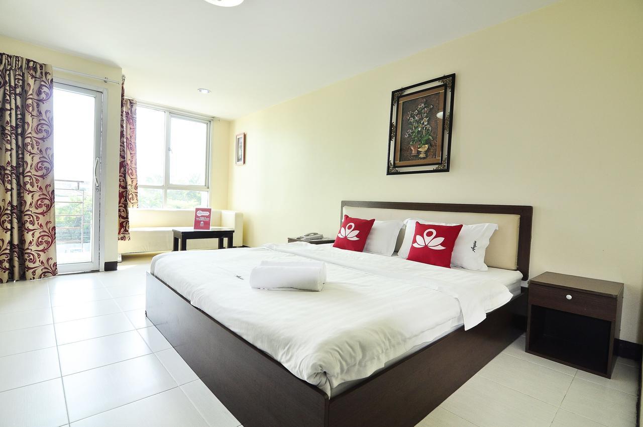 Aryan Suites Hotel Bangkok Bagian luar foto