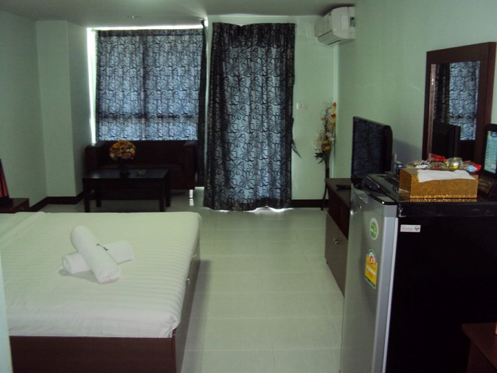 Aryan Suites Hotel Bangkok Bagian luar foto