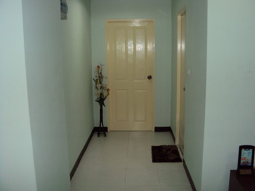 Aryan Suites Hotel Bangkok Bagian luar foto